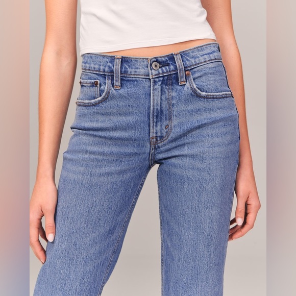 Mid Rise 90s Straight Jean - Picture 7 of 7